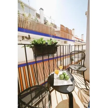 Spaces Deluxe Apartment- 3 Bedroom, 2 Bathroom, Next To Beach, Sleeps 6 Apartment Sitges